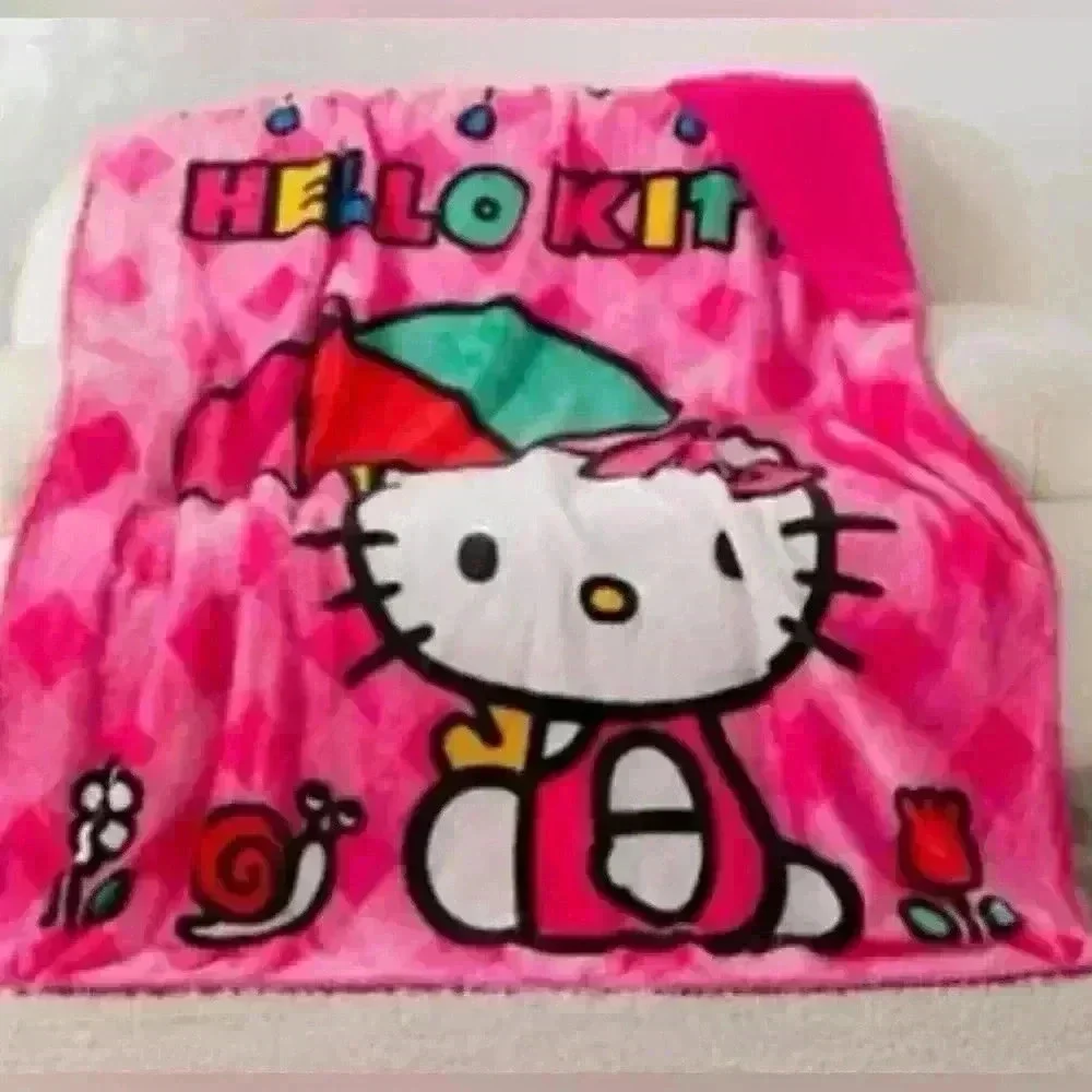 🚫SOLD🚫 Hello Kitty Faux Fur Throw - Picture 1 of 8